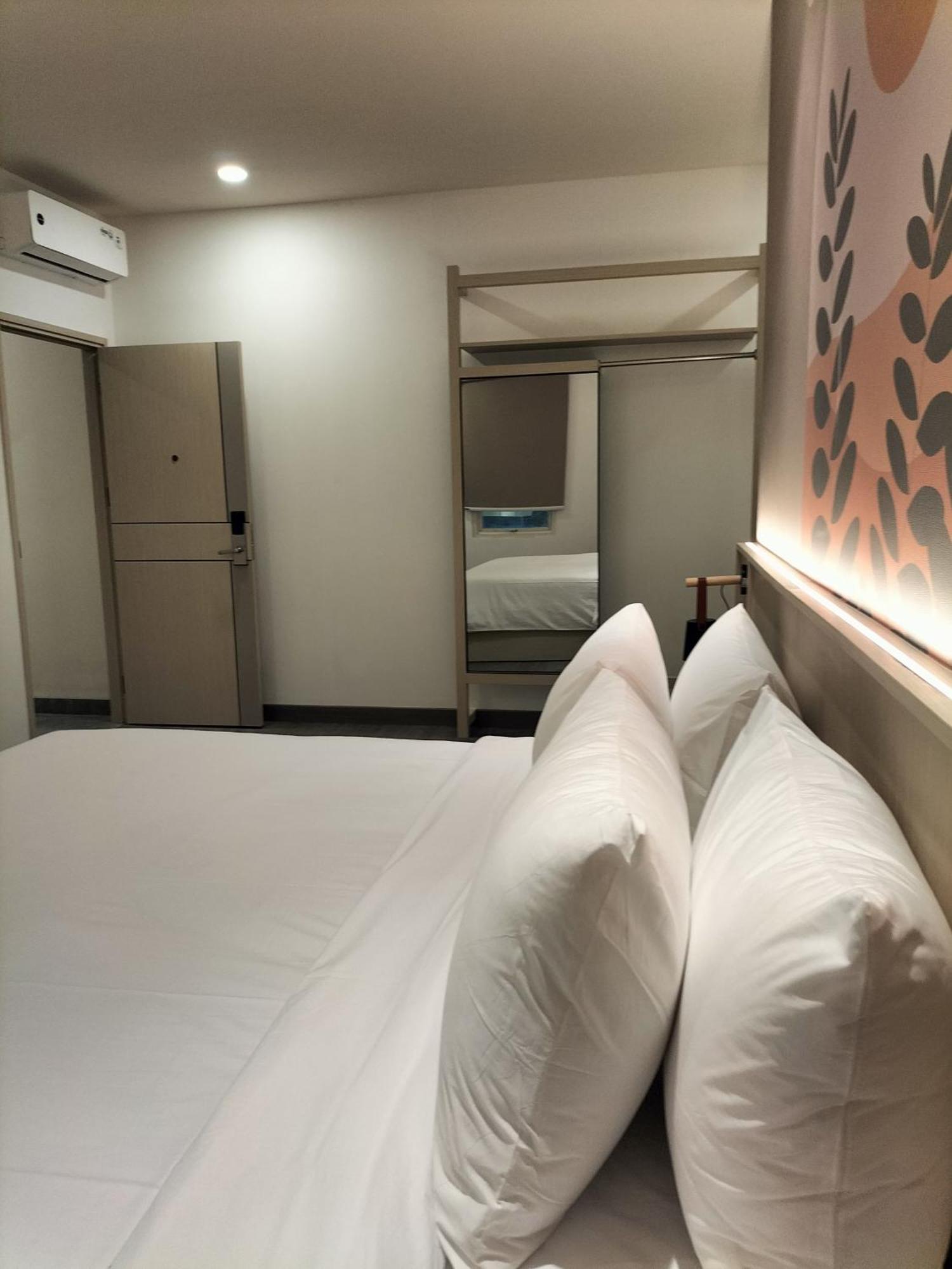 True Blue Hotel Menteng Джакарта Экстерьер фото