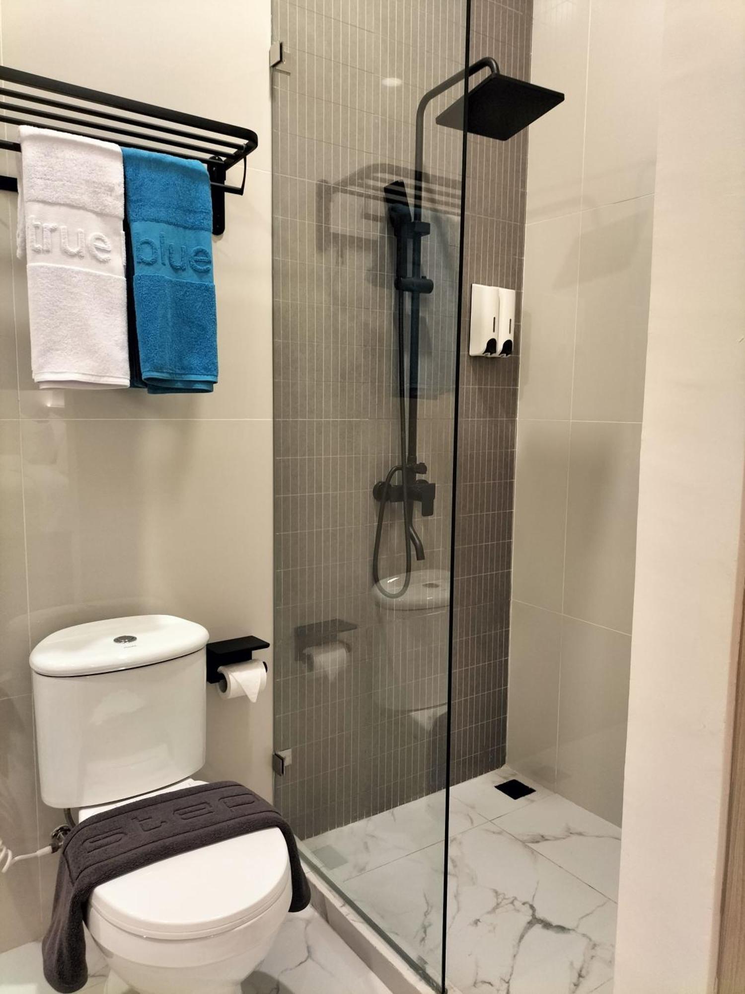 True Blue Hotel Menteng Джакарта Экстерьер фото