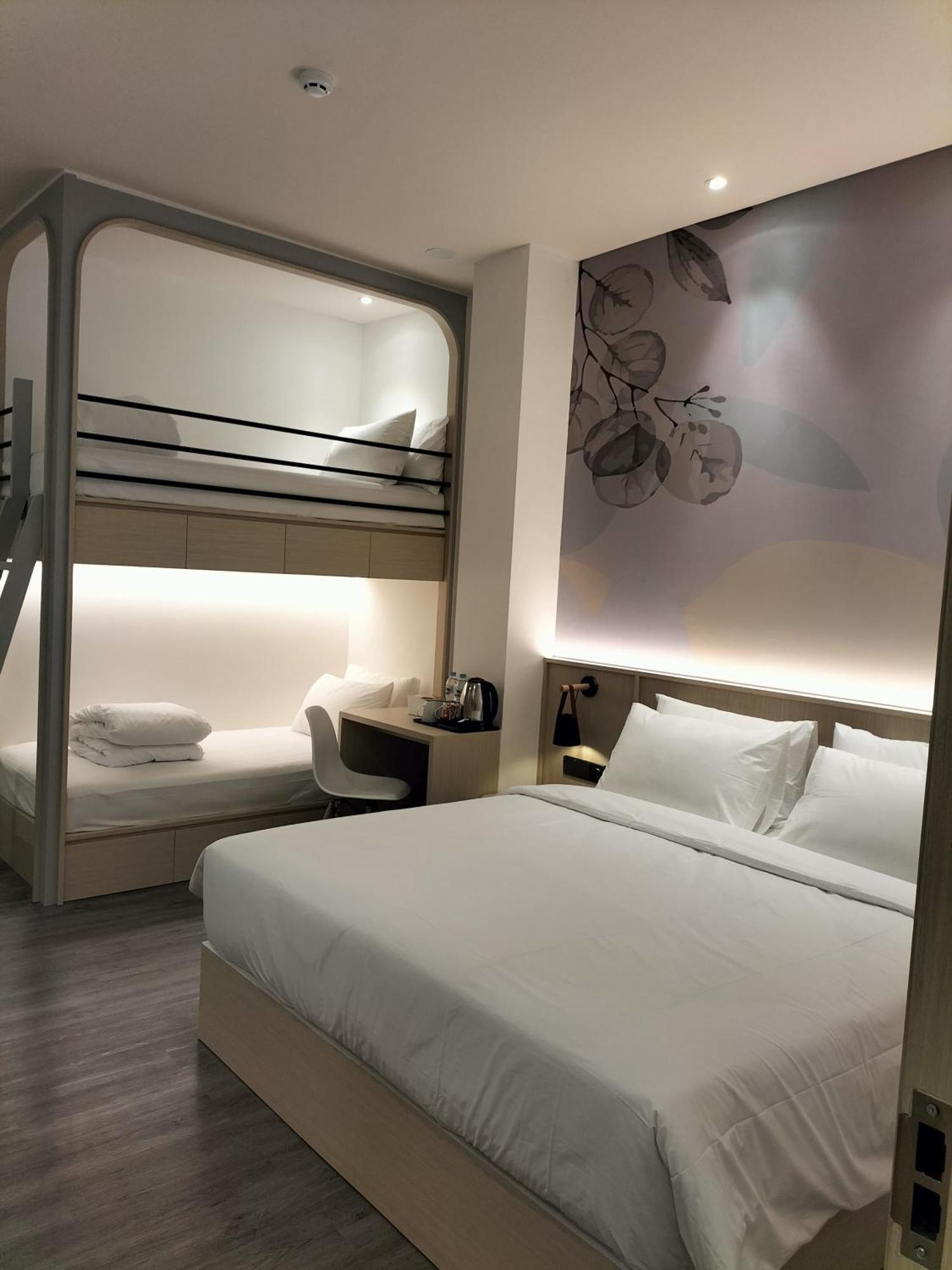 True Blue Hotel Menteng Джакарта Экстерьер фото