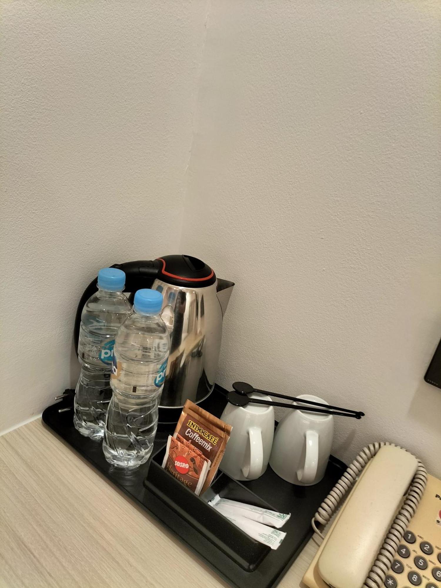 True Blue Hotel Menteng Джакарта Экстерьер фото