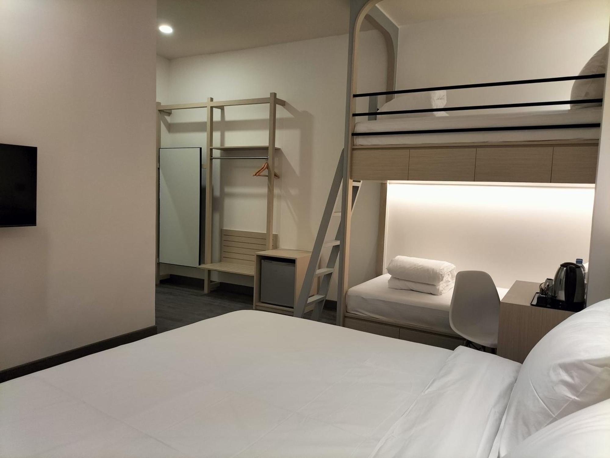 True Blue Hotel Menteng Джакарта Экстерьер фото