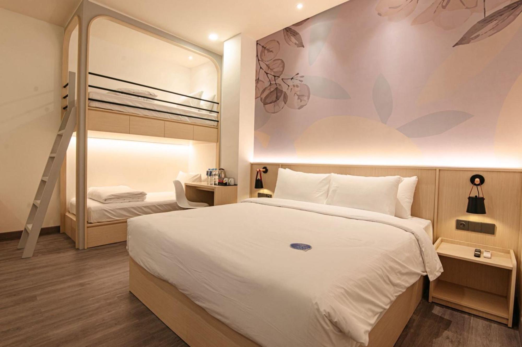 True Blue Hotel Menteng Джакарта Экстерьер фото