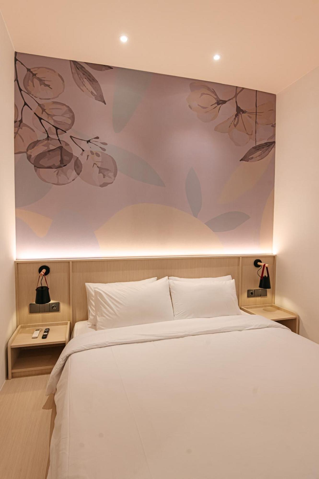 True Blue Hotel Menteng Джакарта Экстерьер фото