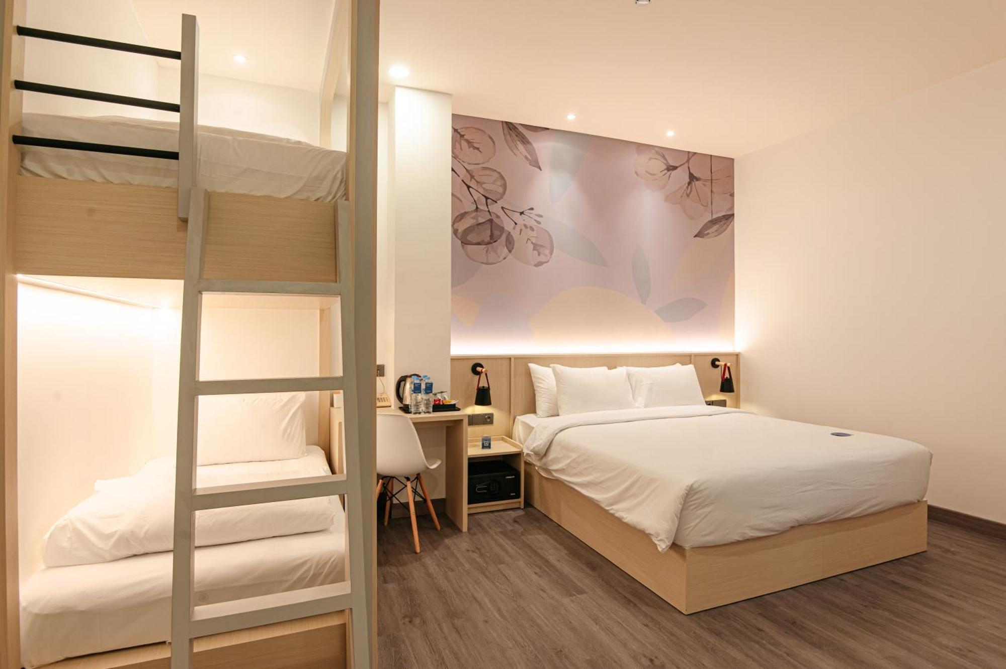 True Blue Hotel Menteng Джакарта Экстерьер фото