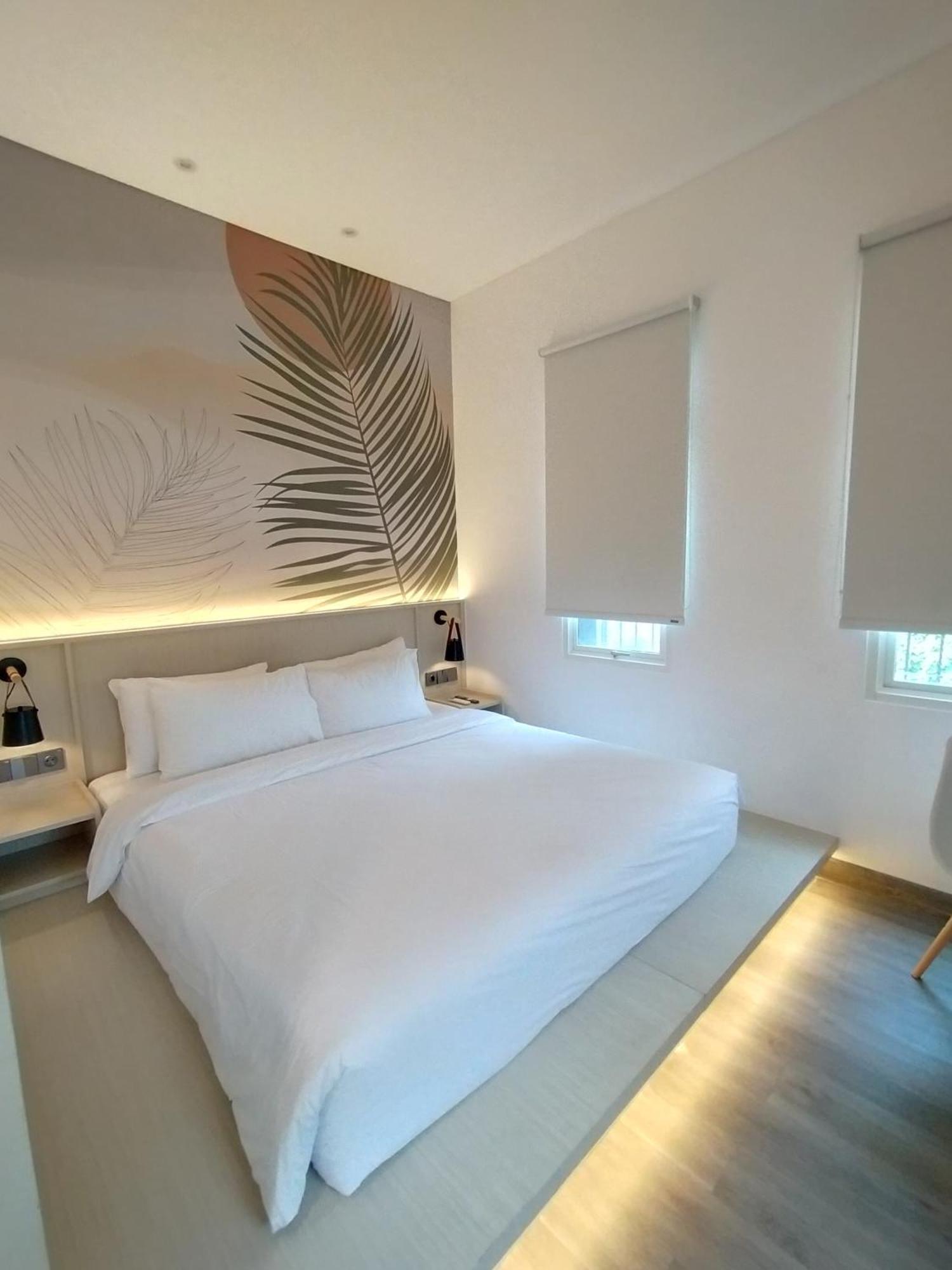 True Blue Hotel Menteng Джакарта Экстерьер фото