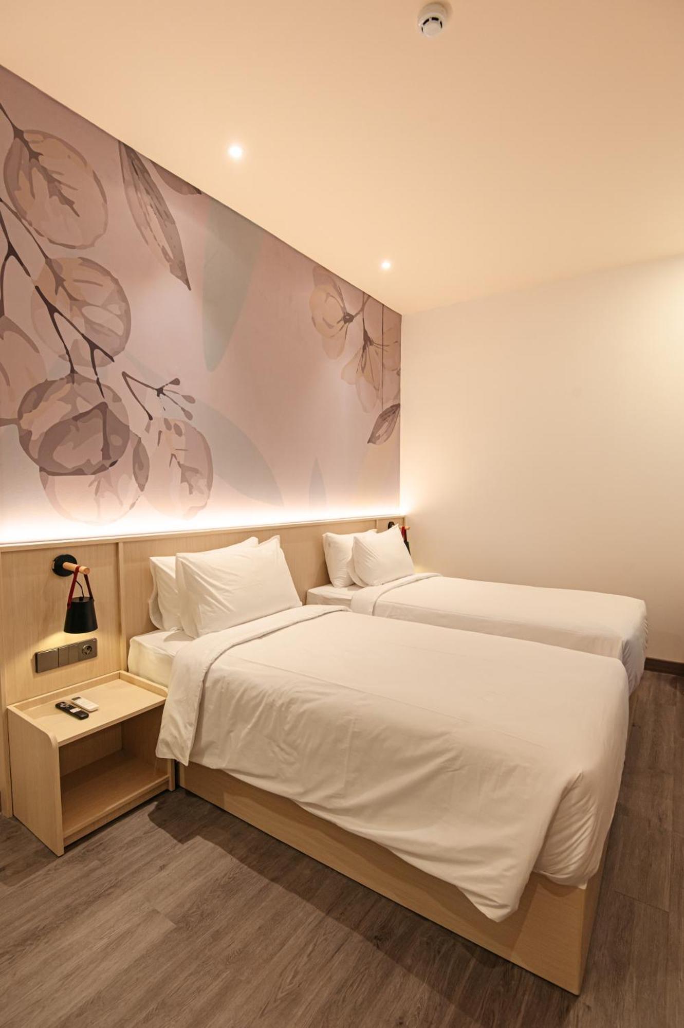 True Blue Hotel Menteng Джакарта Экстерьер фото