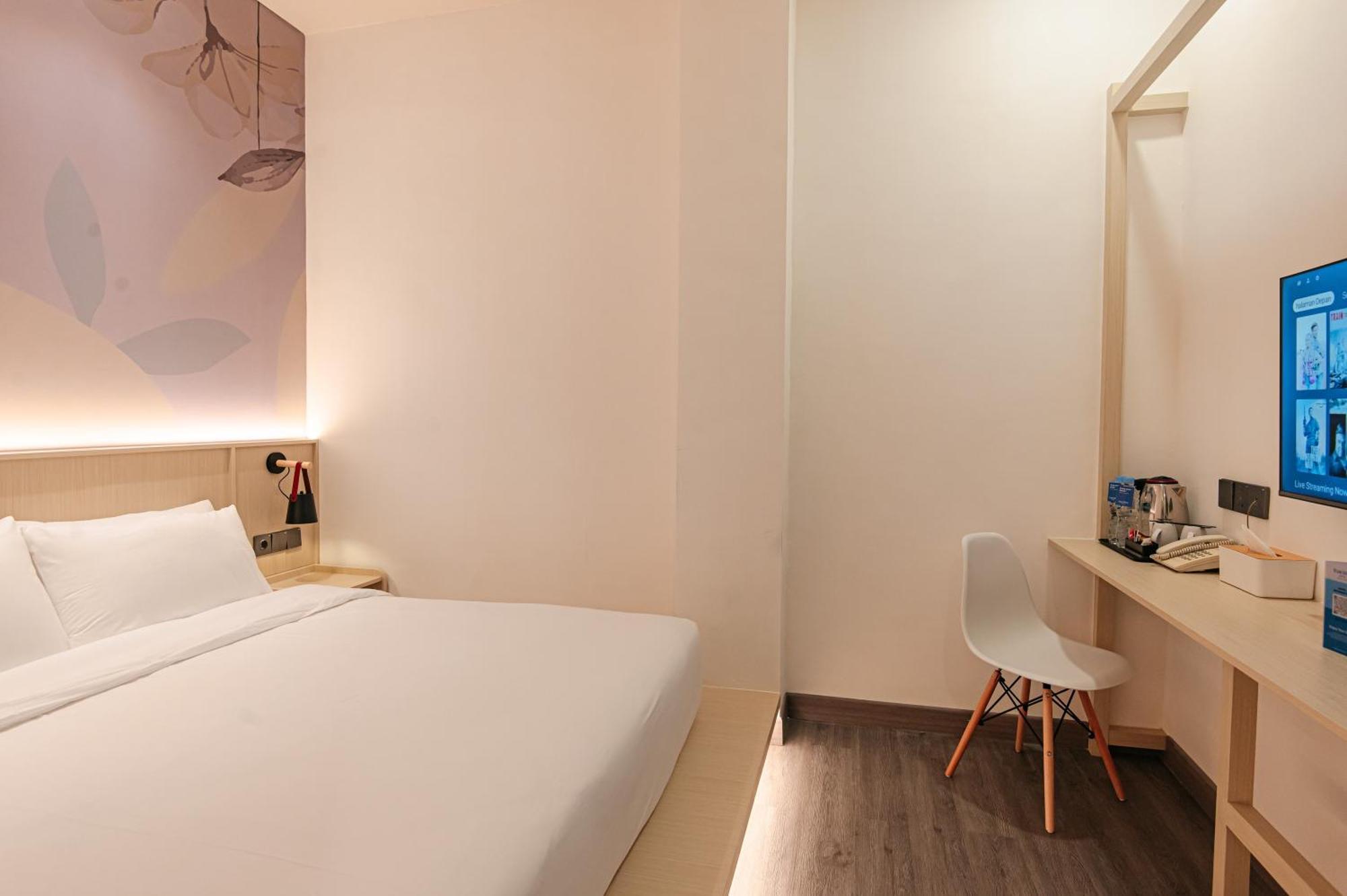 True Blue Hotel Menteng Джакарта Экстерьер фото